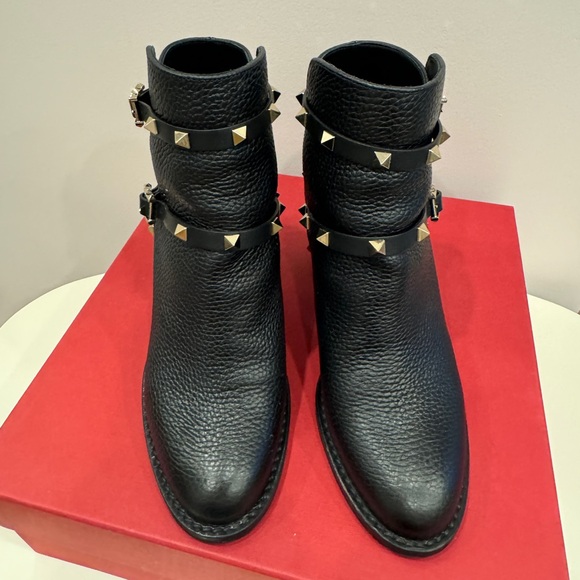 Valentino rockstud leather booties - almost new - Picture 4 of 9